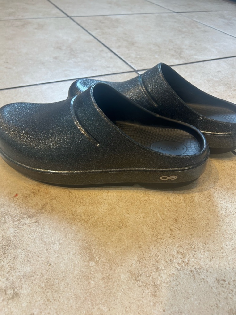 OOFOS OOcloog Luxe clogs women's size 8 men's size 6 black sparkle - Picture 5 of 6